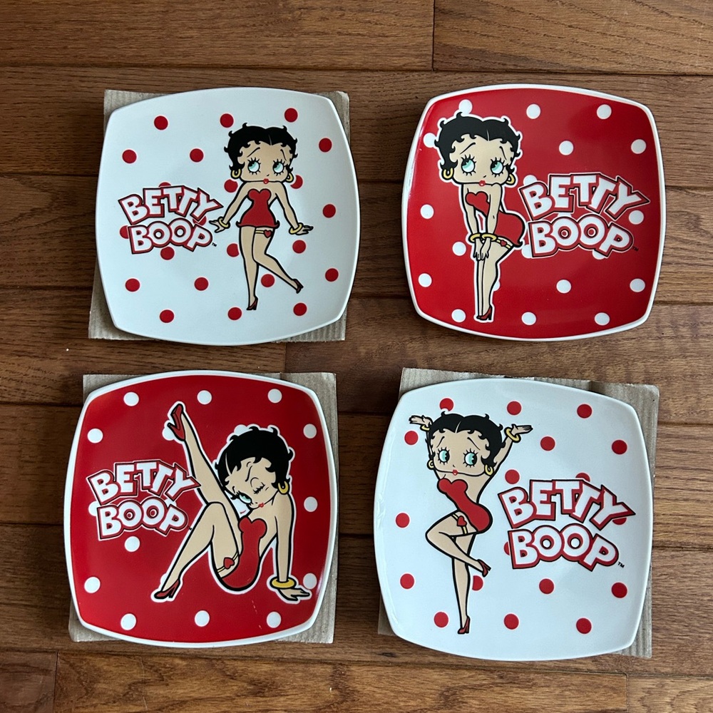 Betty Boop Y2K plate set